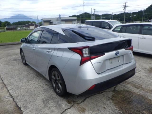 2019 Toyota Prius Aツーリングセレクション 9インチナビ auction photo 2