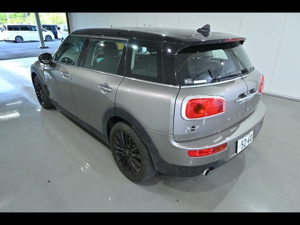 2017 MINI ミニクラブマン 5D Cooper D auction photo 5