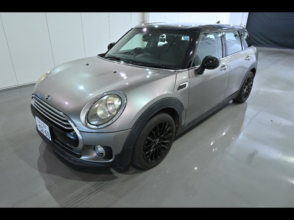 2017 MINI ミニクラブマン 5D Cooper D auction photo 4