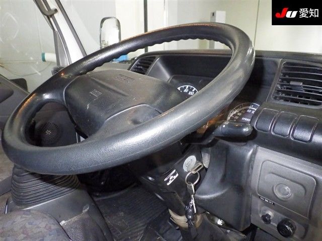 2004 Isuzu エルフ T 1.6t auction photo 5