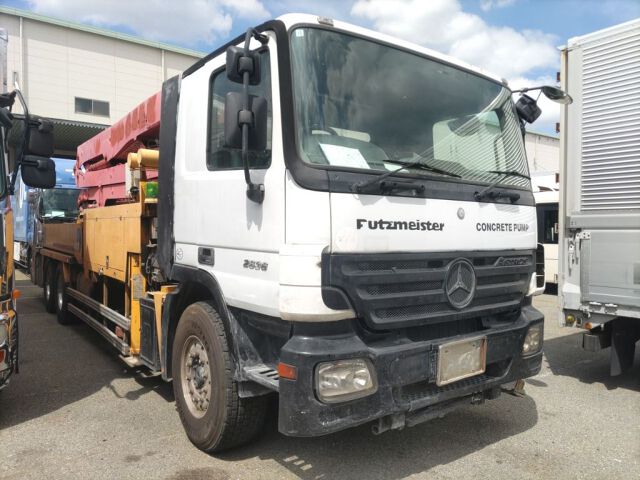 Japan Auction Vehicles 8 2005 Mercedes-Benz MBトラック auction photo