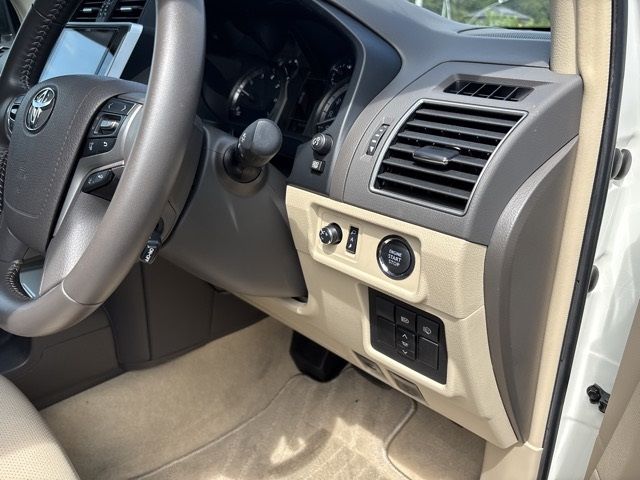 2021 Toyota ランクルプラド 4WD TX L Package auction photo 6