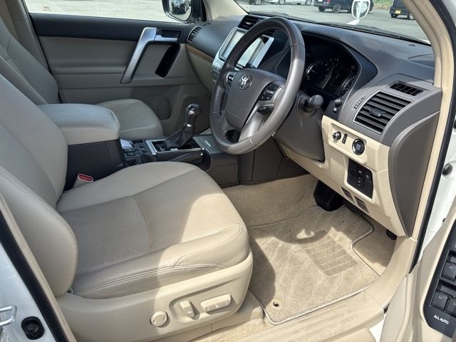 2021 Toyota ランクルプラド 4WD TX L Package auction photo 8
