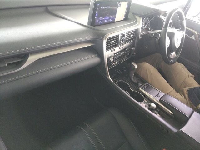 2022 Lexus RX RX300バージョンL auction photo 3