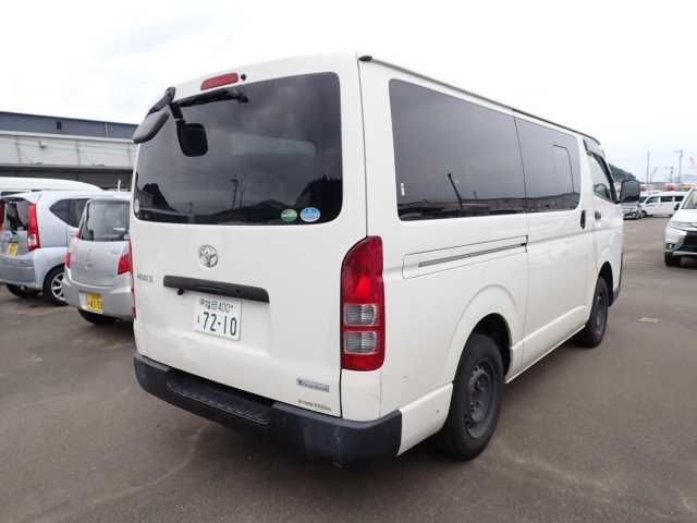 2020 Toyota Hiace DX 標準ボディ auction photo 2