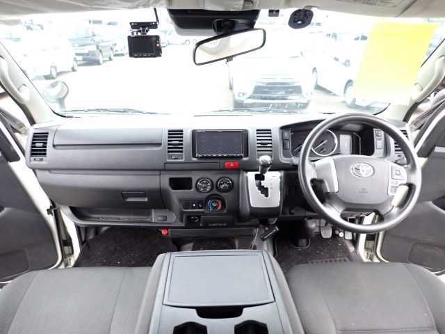 2020 Toyota Hiace DX 標準ボディ auction photo 6