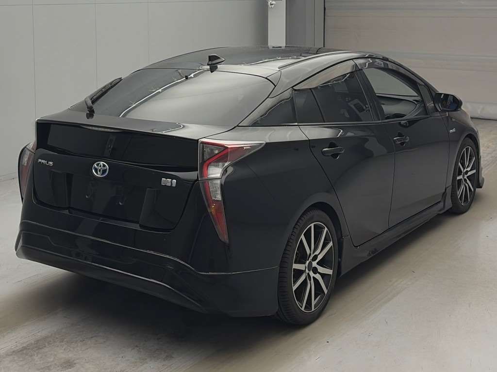 2016 Toyota Prius S auction photo 2
