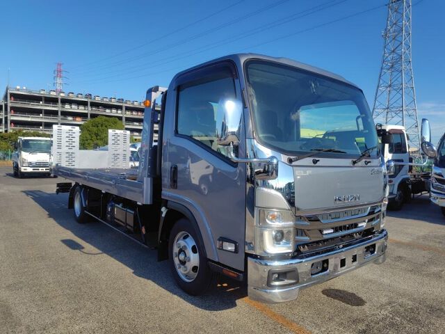 Japan Auction Vehicles 8 2023 Isuzu Elf Seksai auction photo
