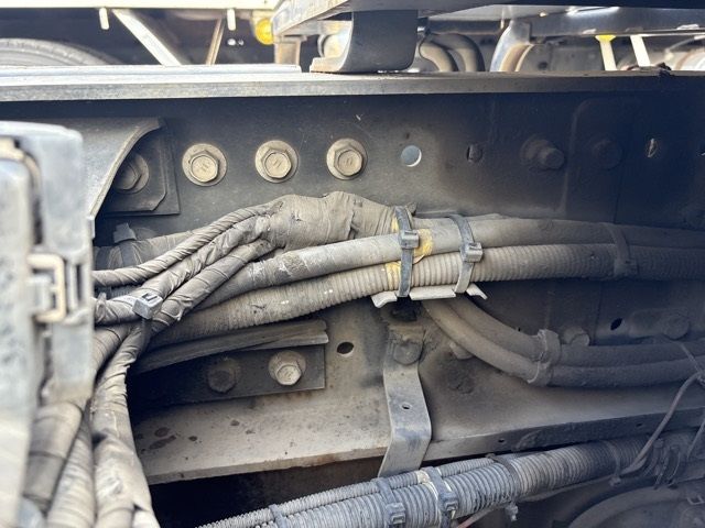 2018 Hino Profia トラクター auction photo 11