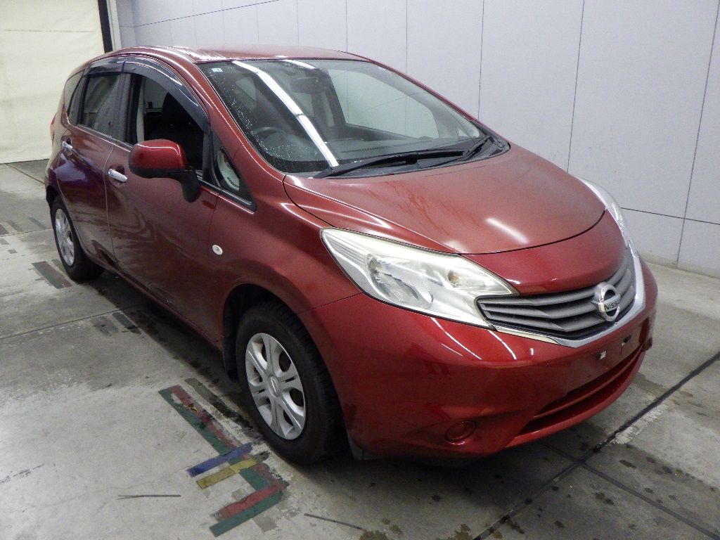 2013 Nissan ノート HB メダリスト Japan auction vehicle