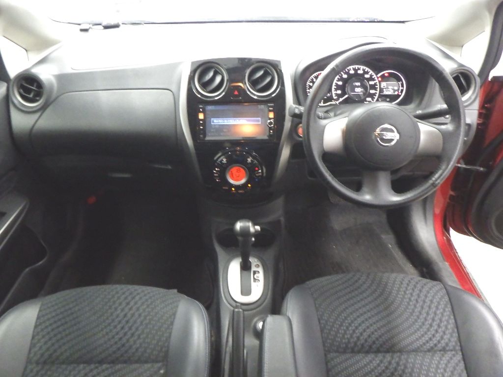 2013 Nissan ノート HB メダリスト auction photo 3