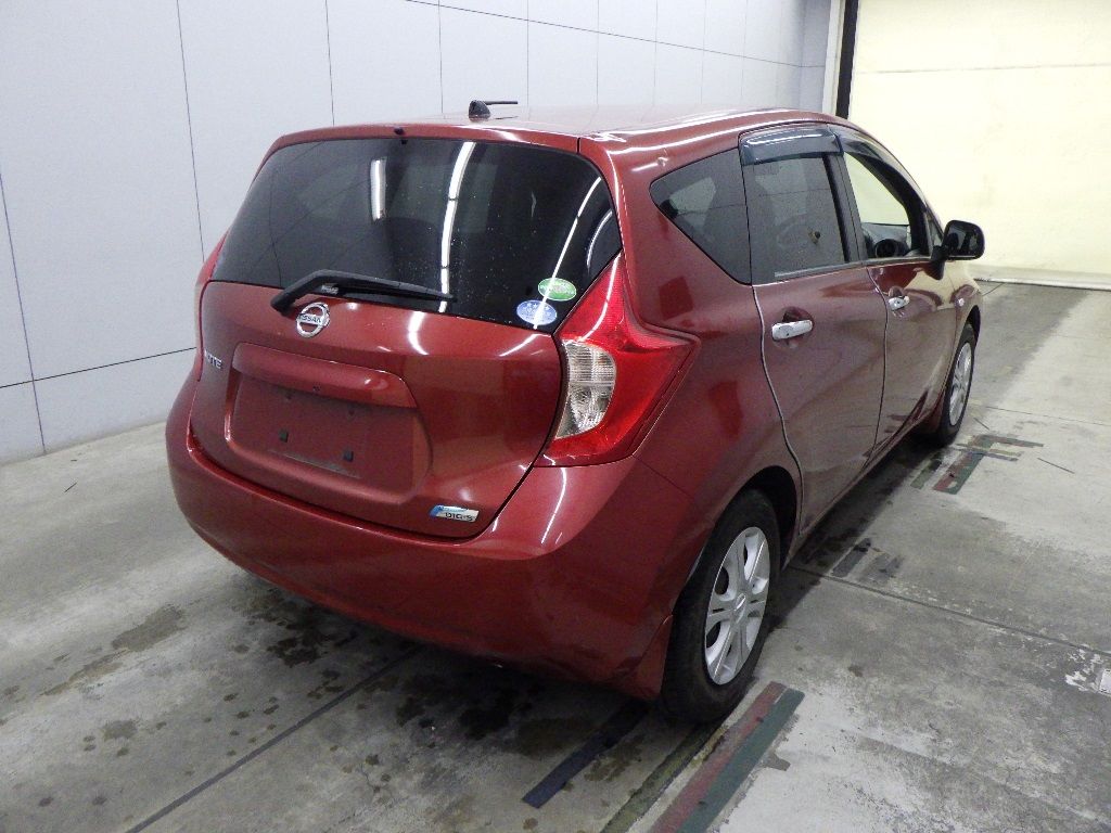 2013 Nissan ノート HB メダリスト auction photo 2