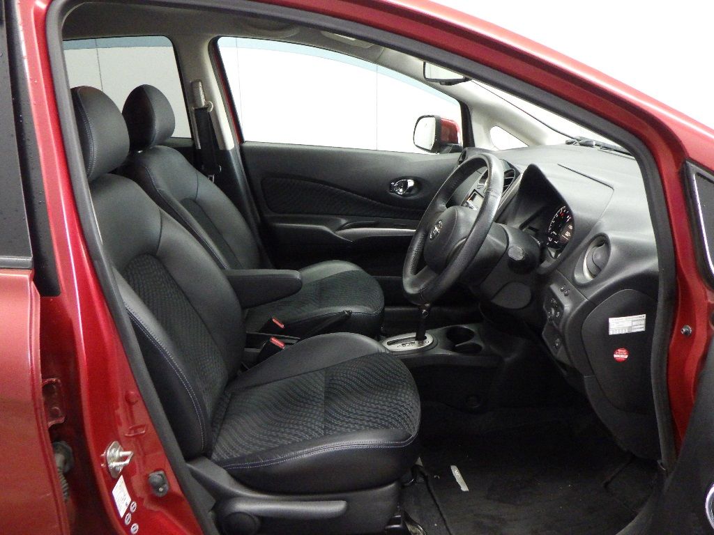 2013 Nissan ノート HB メダリスト auction photo 6