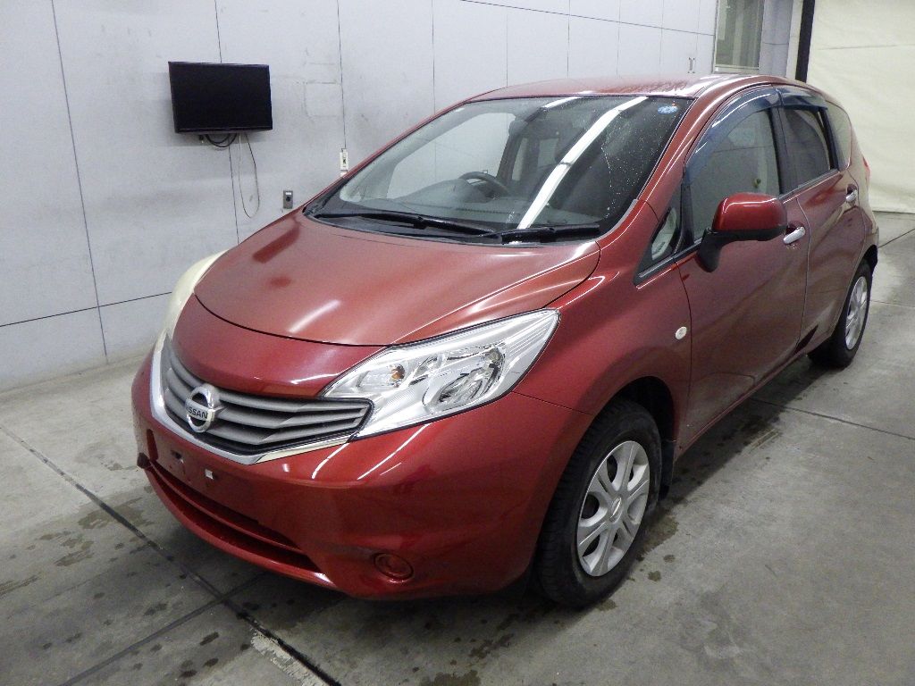 2013 Nissan ノート HB メダリスト auction photo 4