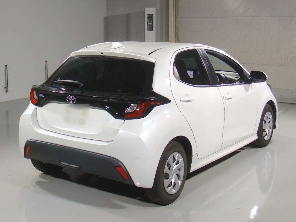 2022 Toyota Yaris X auction photo 2