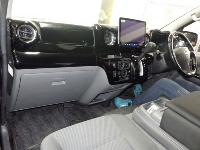 2018 Nissan NV350 Caravan ロングDX 4WD auction photo 3