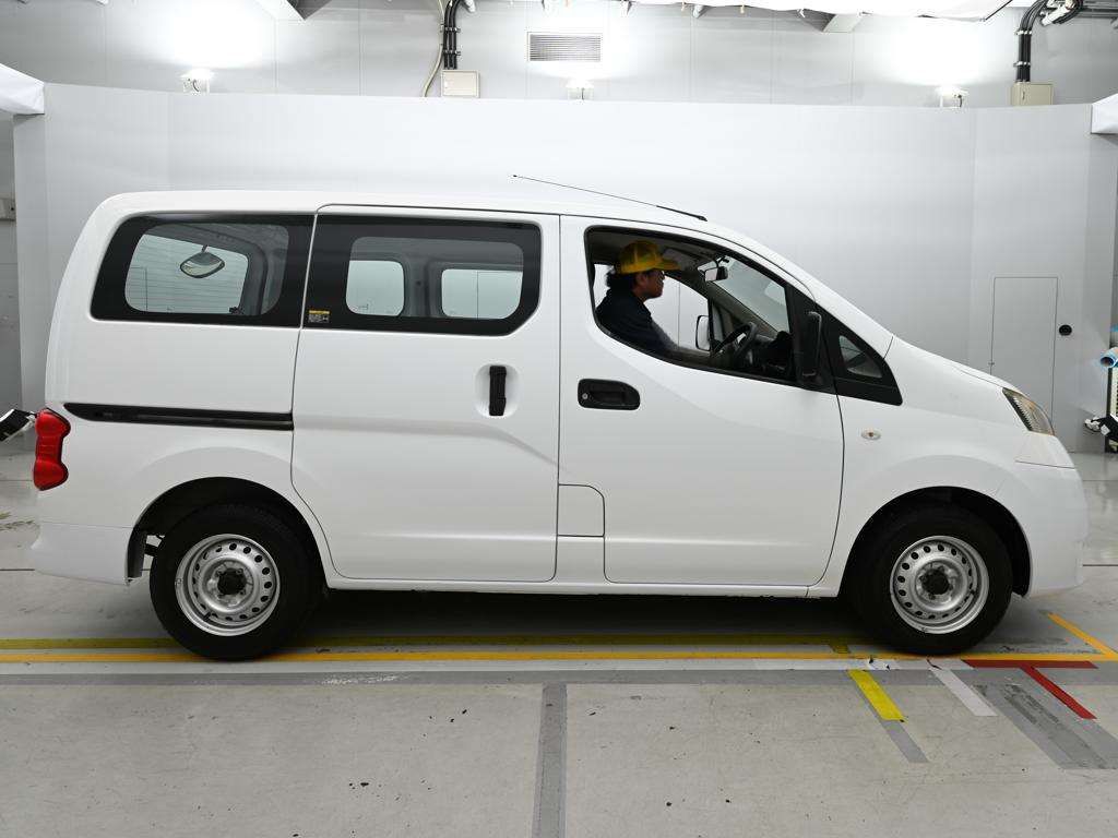 2018 Nissan NV200 Vanette Van DX auction photo 3