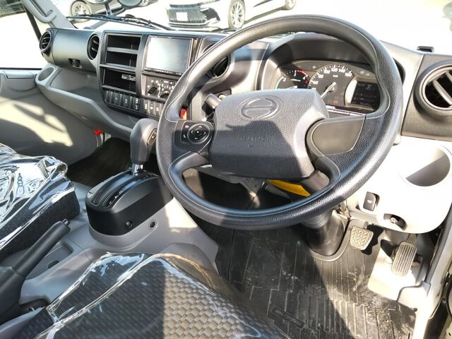 2020 Hino Dutro セキサイ auction photo 3