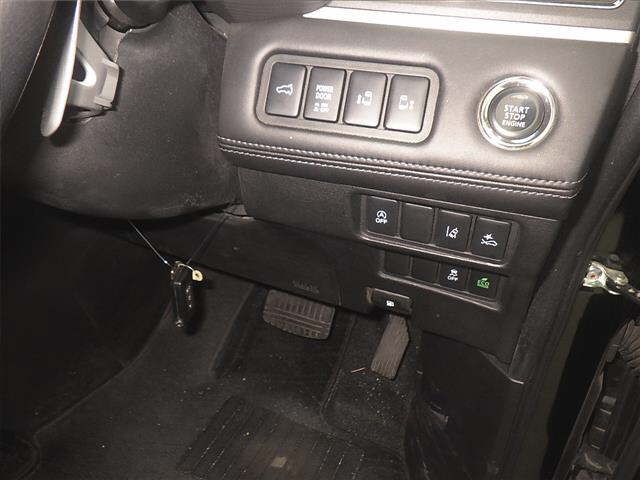 2019 Mitsubishi Delica D:5 4WD P auction photo 8