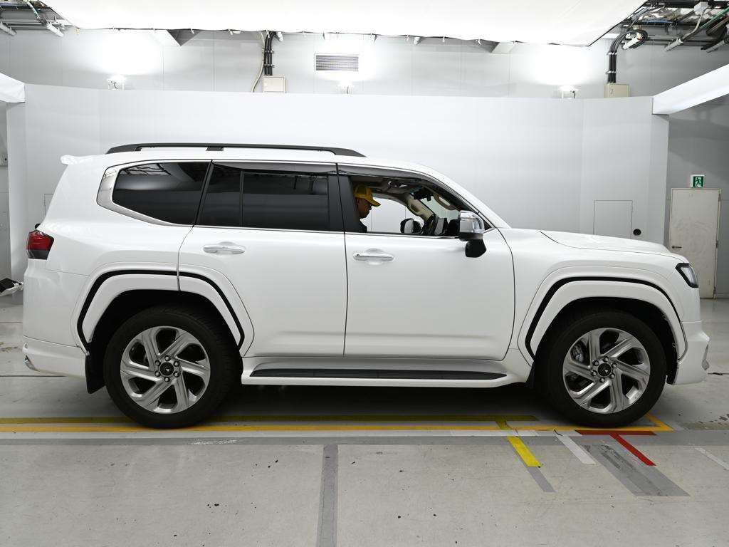 2023 Toyota Land Cruiser ZX 4WD auction photo 3