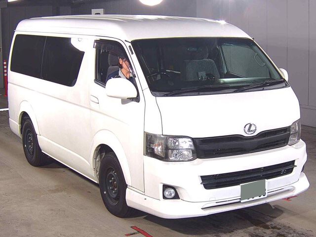 2006 Toyota Hiace エアロツアラー 4WD Japan auction vehicle