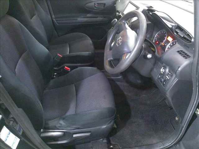 2014 Toyota Wish 4WD 1.8X auction photo 4