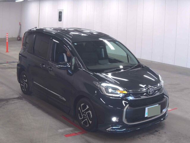 Japan Auction Vehicles 8 2026 Toyota Sienta Z auction photo
