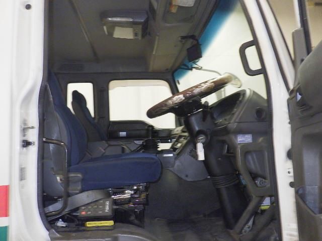 2010 Isuzu シャーシ auction photo 5