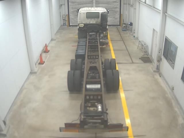 2010 Isuzu chassis auction photo 3