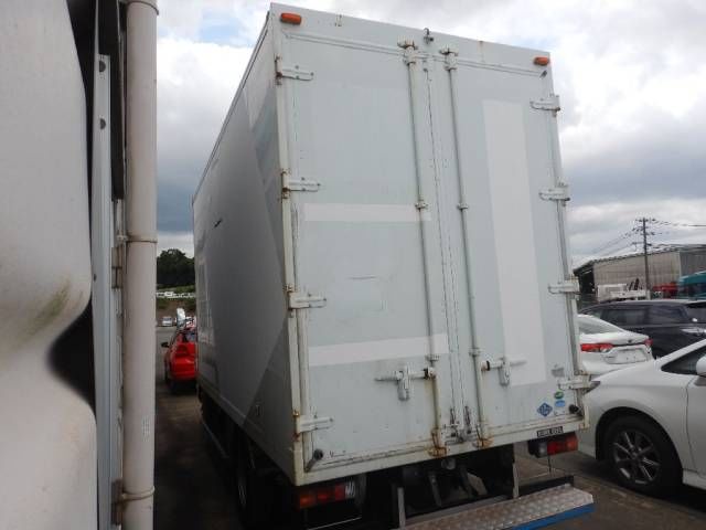 2013 Mitsubishi Fuso Canter Aluminum van auction photo 3