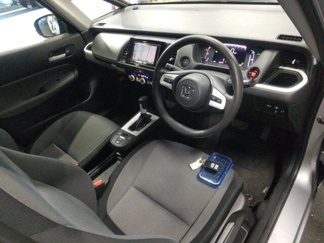 2020 Honda Fit ベーシック auction photo 3