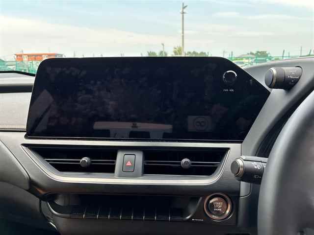 2023 Lexus UX UX200 Version L auction photo 6