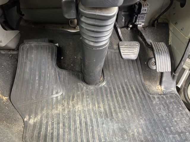 2016 Mitsubishi Fuso Canter Hira auction photo 4