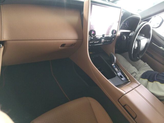2025 Toyota Vellfire Z Premier auction photo 3