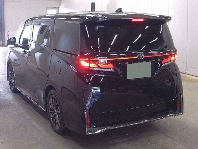 2025 Toyota Vellfire Z Premier auction photo 2