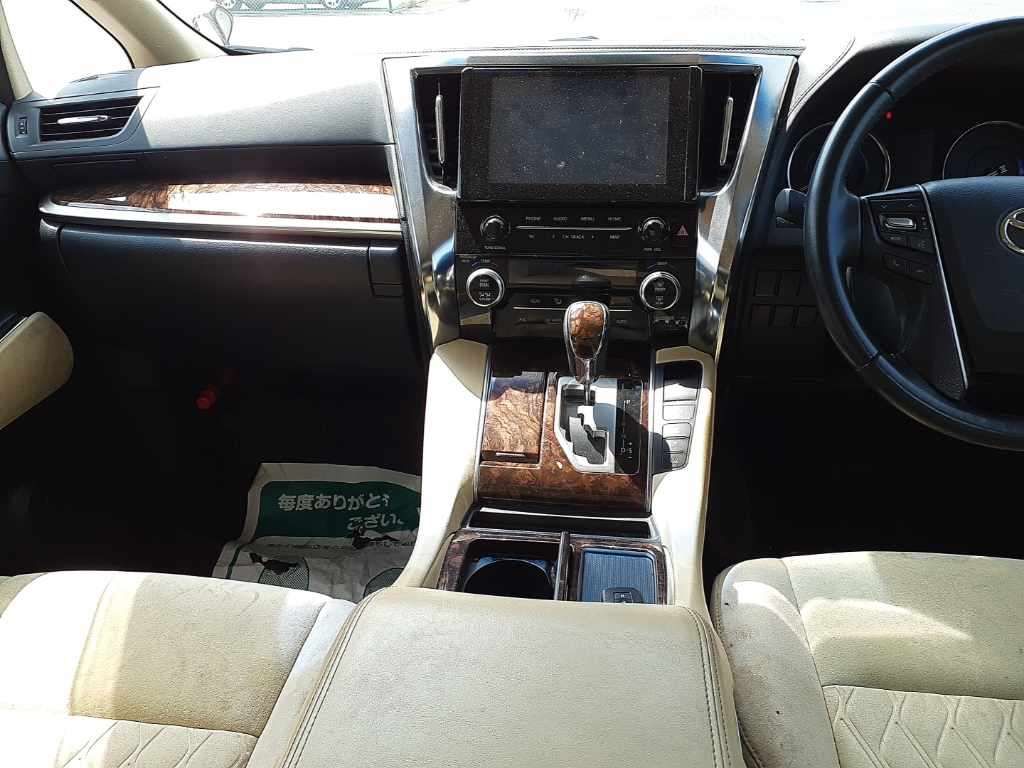 2022 Toyota Alphard X 4WD auction photo 11