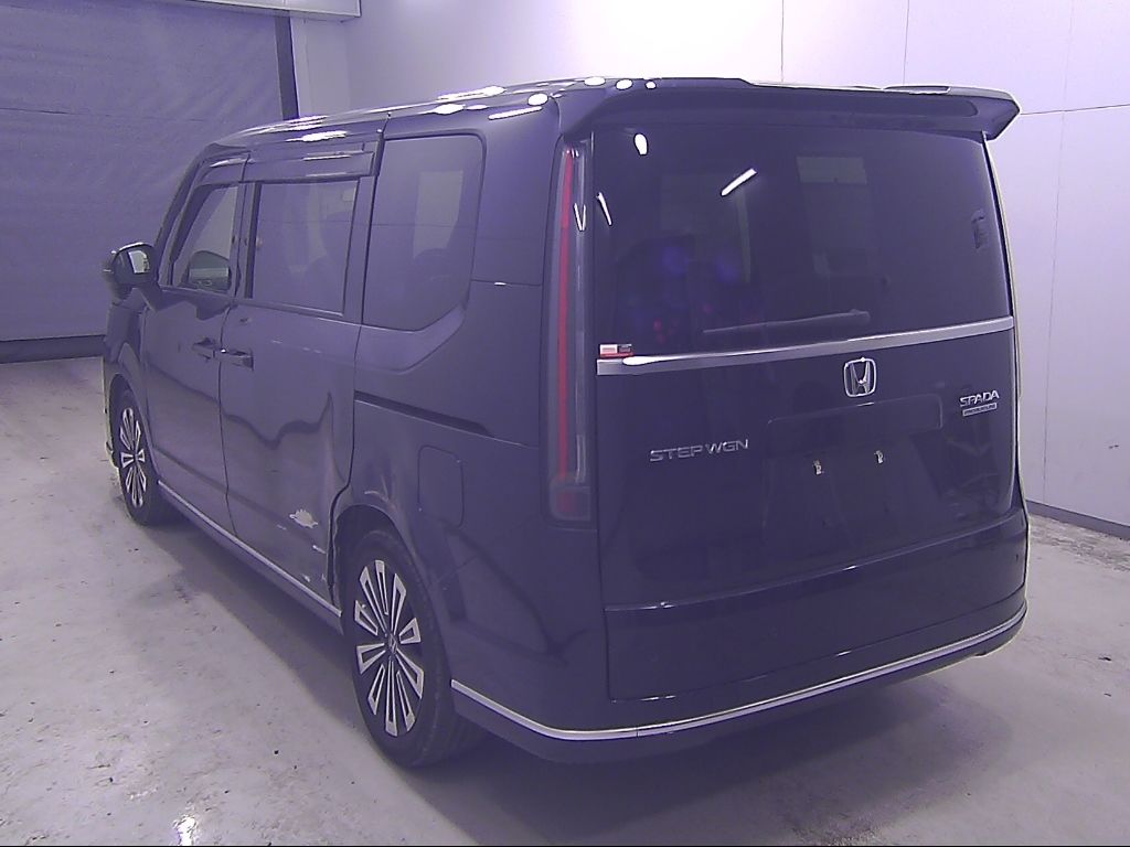 2023 Honda Stepwgn Premium Line auction photo 5