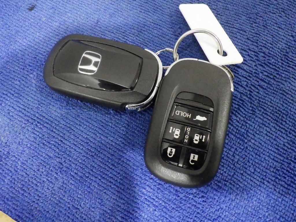 2023 Honda Stepwgn Premium Line auction photo 12