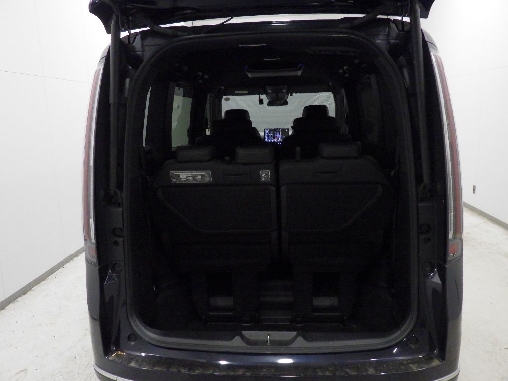 2023 Honda Stepwgn Premium Line auction photo 8