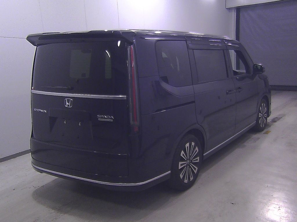 2023 Honda Stepwgn Premium Line auction photo 2