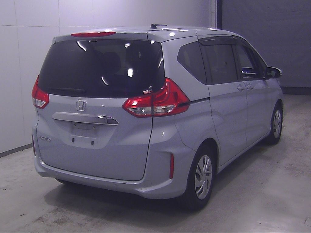 2023 Honda Freed G 6 people auction photo 2