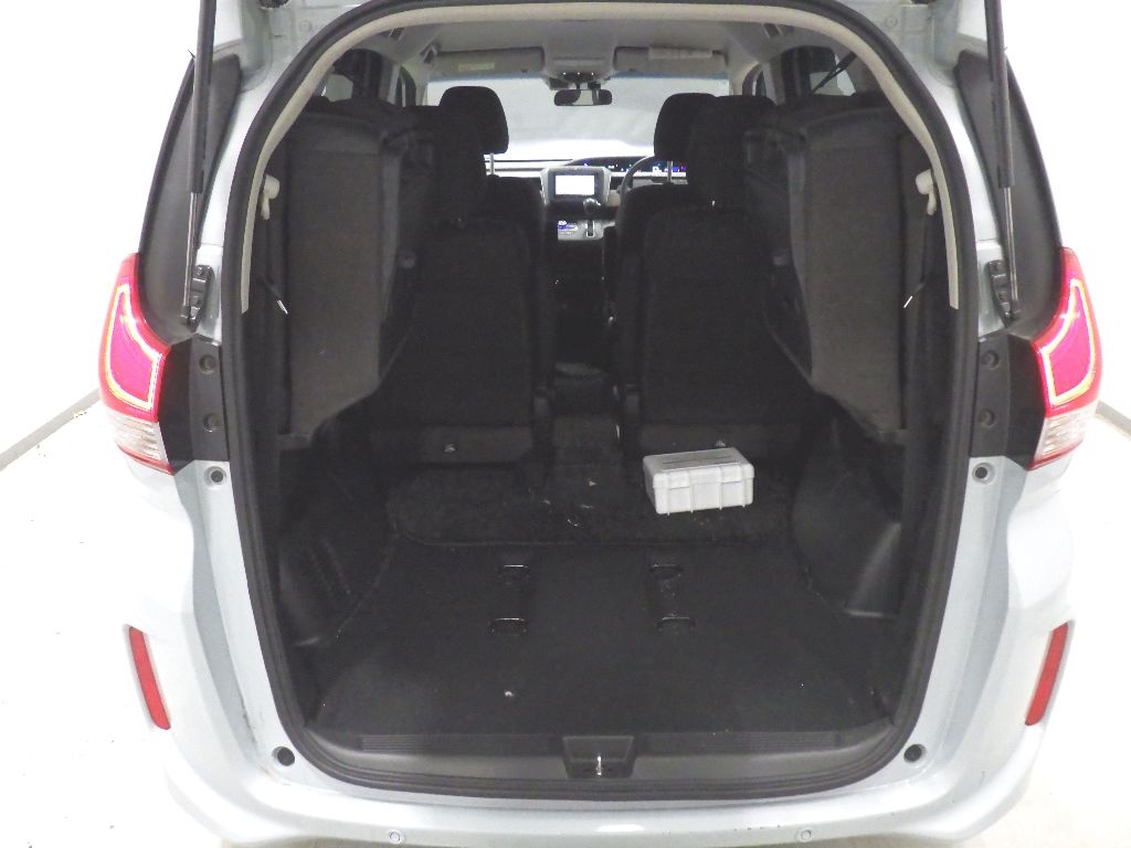 2023 Honda Freed G 6 people auction photo 8