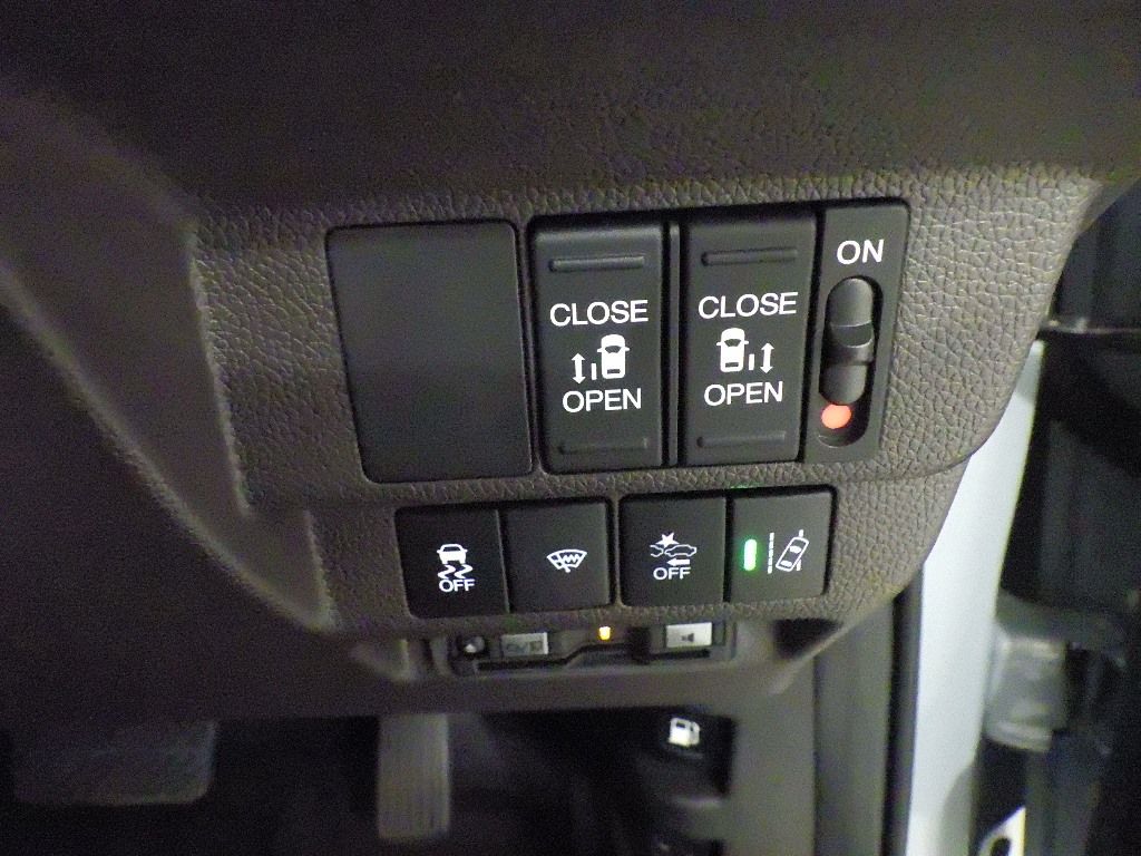 2023 Honda Freed G 6 people auction photo 11