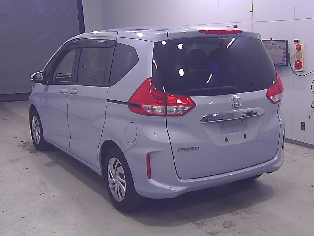 2023 Honda Freed G 6 people auction photo 5