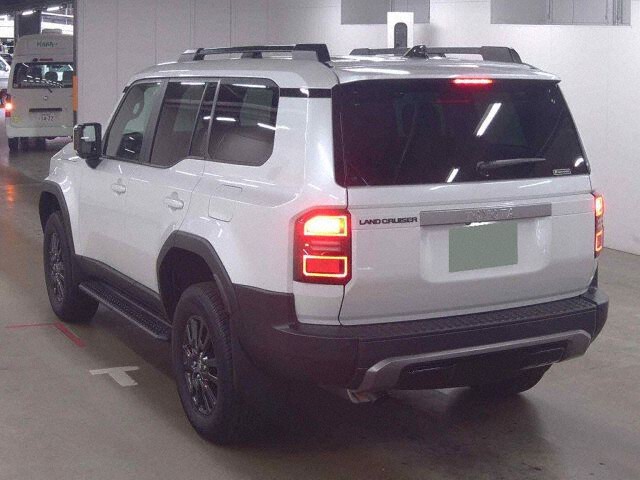 2025 Toyota Land Cruiser 250 VX 4WD auction photo 2