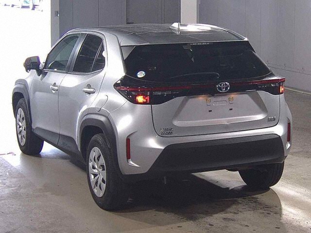 2022 Toyota Yaris Cross Hybrid X auction photo 2