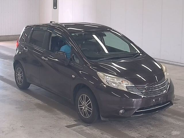 Japan Auction Vehicles 8 2014 Nissan Note アクシスエマブレパッケ 4WD auction photo