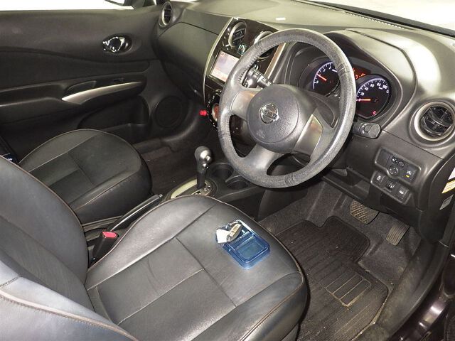2014 Nissan Note アクシスエマブレパッケ 4WD auction photo 3