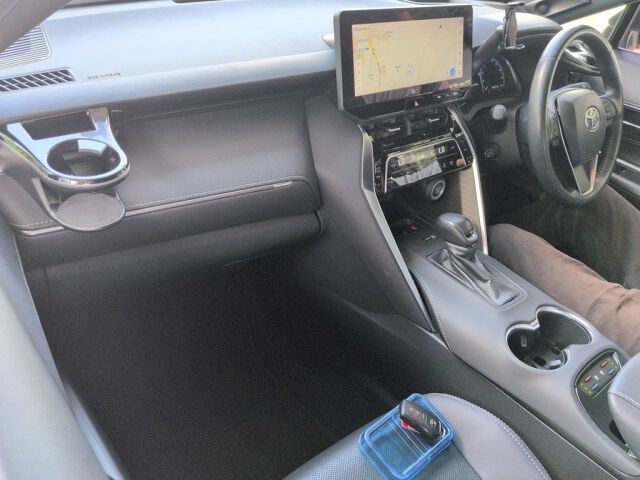 2023 Toyota Harrier Z Leather Package auction photo 3