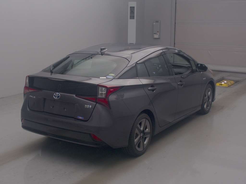 2019 Toyota Prius Aツーリングセレクション auction photo 2